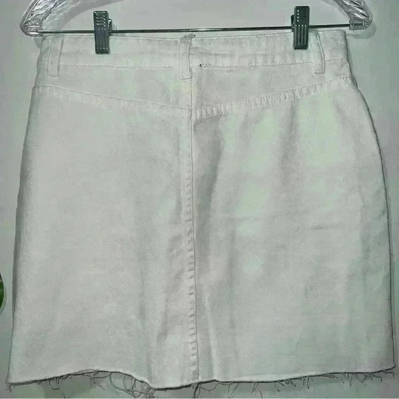 NWT Blue Blush White Jeans Frayed Mini skirt Size M - Picture 3 of 4